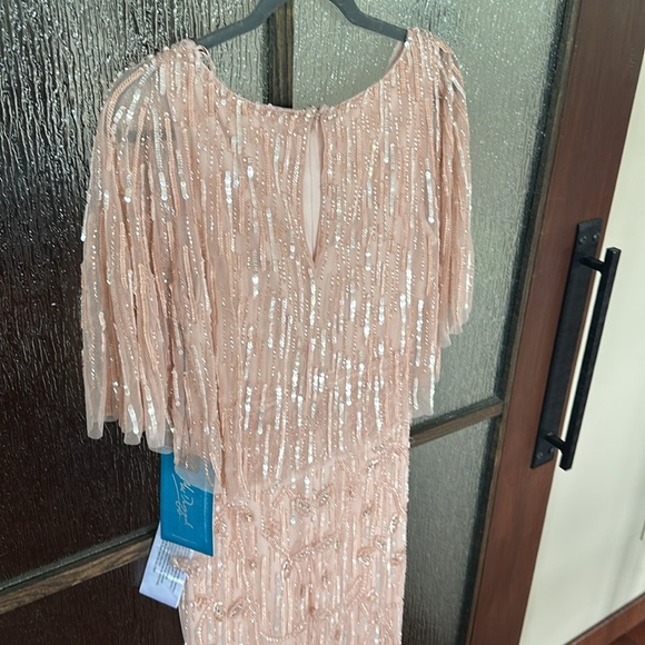 MAC DUGGAL
Pink Embellished Cap Sleeve Faux Wrap Trumpet Gown size 8. - Picture 17 of 17